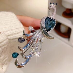 Blue Rhinestone Peacock Brooch – Silver Tone Crystal Bird Pin
